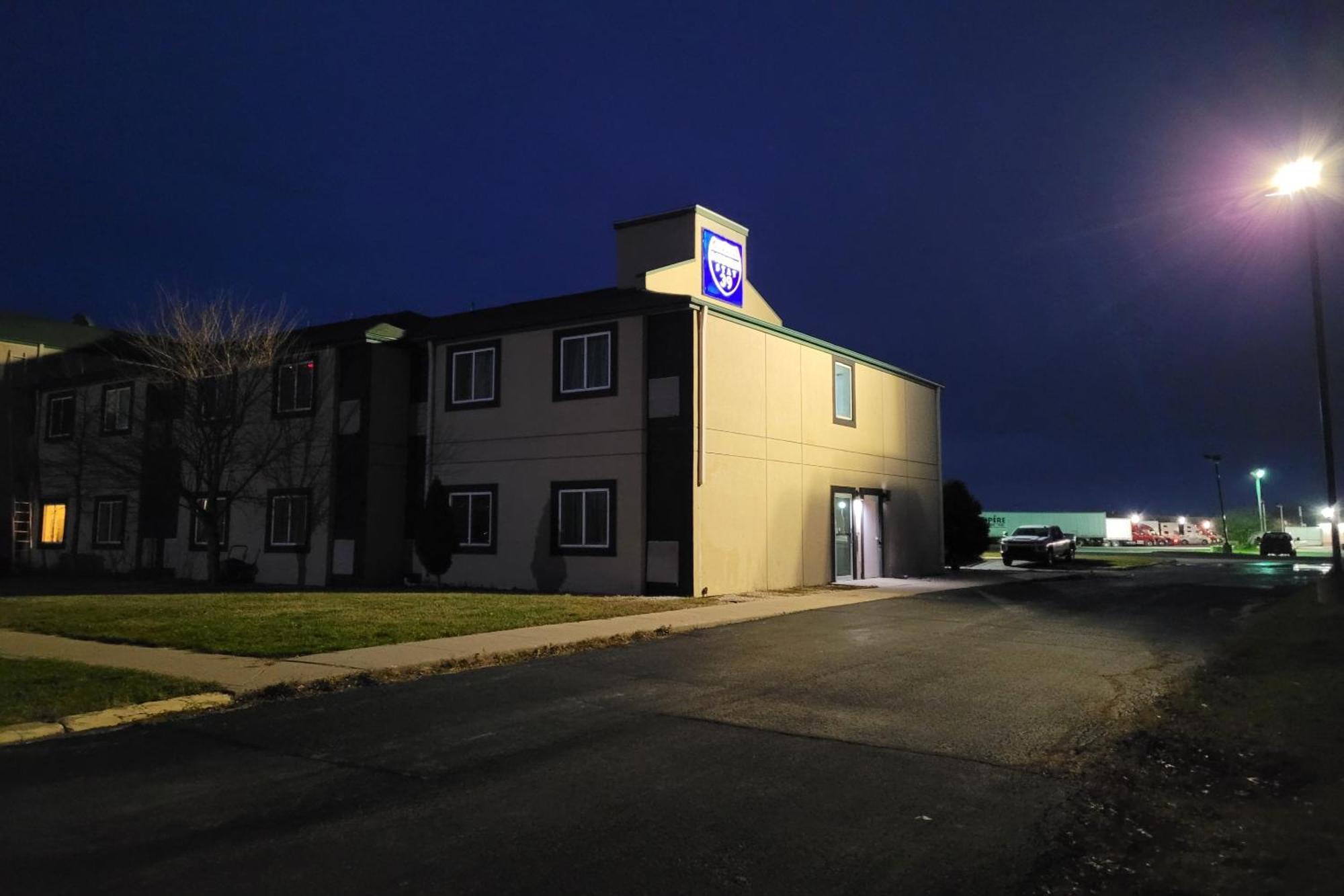 Modern Stay 39 Lakeview By Oyo Minonk Exterior photo