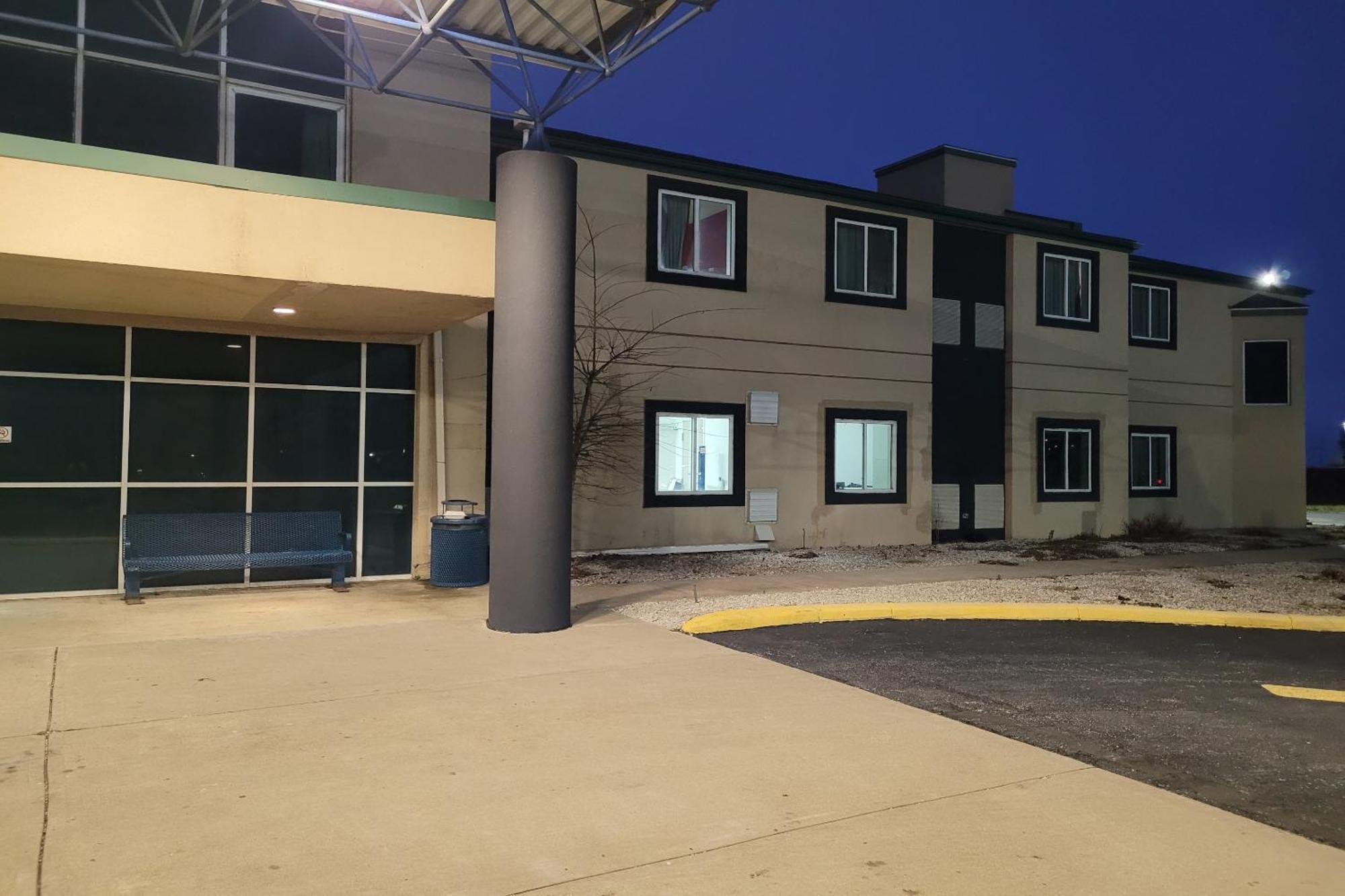 Modern Stay 39 Lakeview By Oyo Minonk Exterior photo